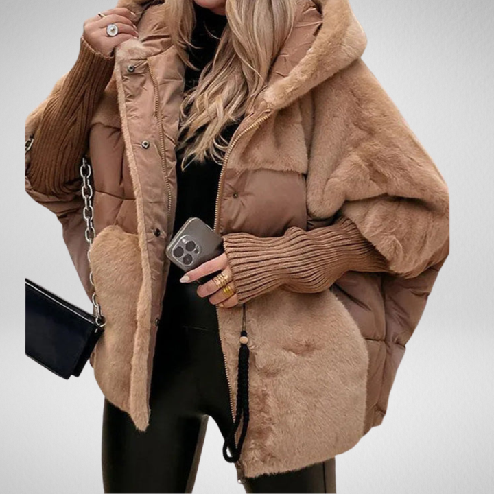 Brigitte Bordeaux | Veste puffer oversized pour femmes avec capuche en design patchwork